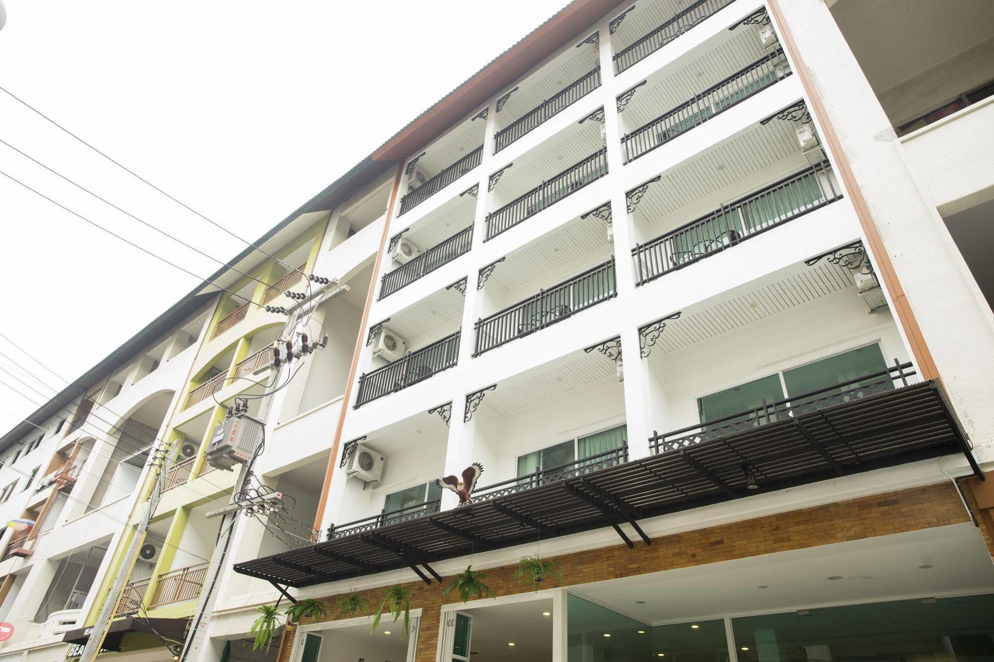 Maleewan Jomtien Hotel Exterior photo